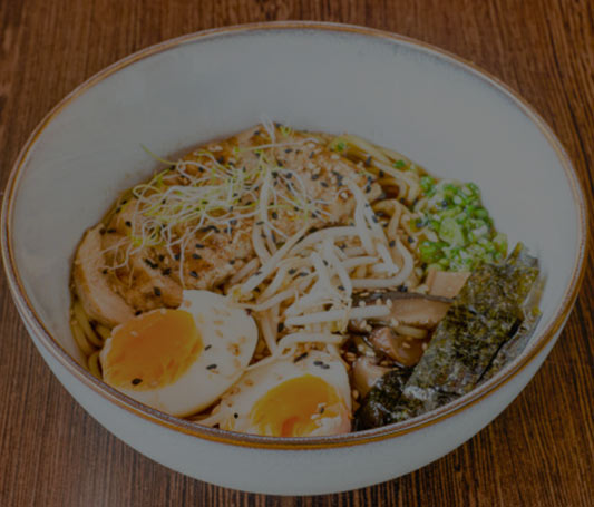 authetieke Ramen met huisgemaakte bouillon